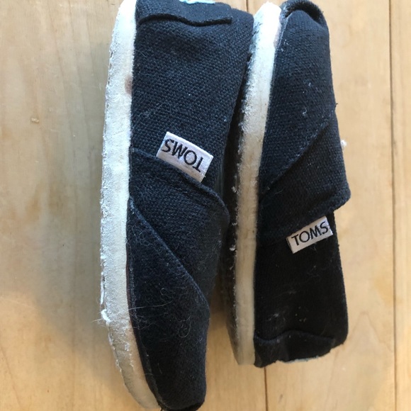 Backpack, shoes and jammies… oh my!! Shipping saver! - Picture 6 of 10